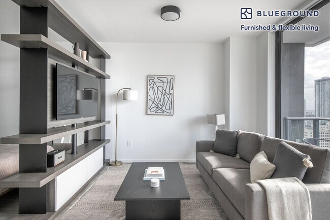 230 NE 4th St unit FL26-ID81, Miami, FL 33132 - photo 2