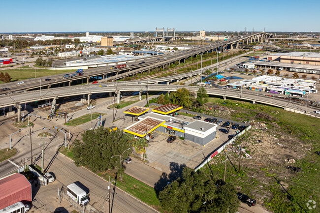 Interstate 10 borders the northern edge of the Desire Area.