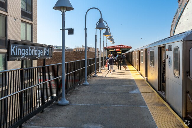 The 1, 4 and B/D trains offer great access for commuters and will get you into Manhattan well within 30-minutes