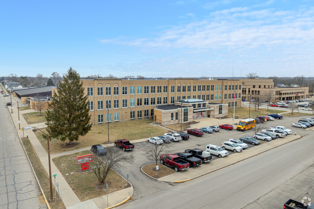 Connersville Middle School has 505 students.