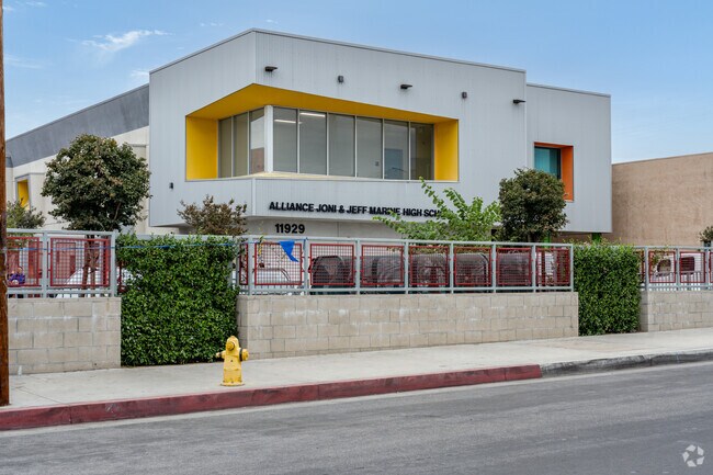 59% of middle school students tested at or above the proficient level for reading.