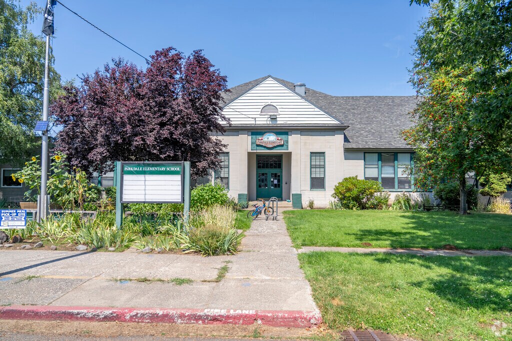 The front side of Parkdale Elementary.