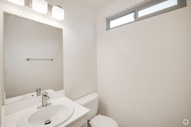 2BR, 2BA - 1,000SF - Half Bathroom