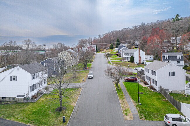 Many of the residential streets of Central Bradford are wide and the homes sit on large properties with spacious lawns.