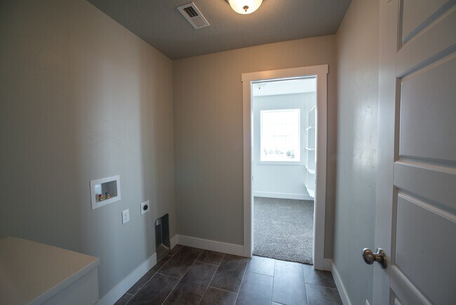 3491 Ammon Rd unit 37877634, Ammon, ID 83406 - photo 3