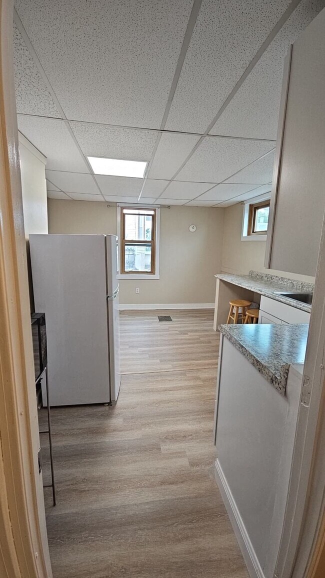 126 Branch St, Lowell, MA 01851 - photo 5