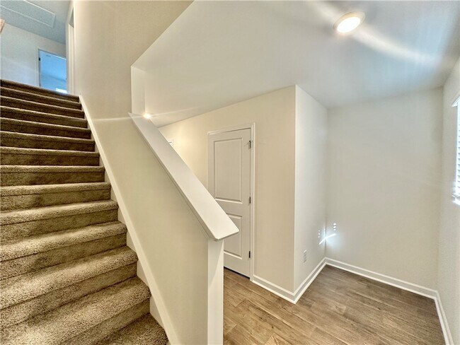 580 Seaborn Cir, Pendleton, SC 29670 - photo 2