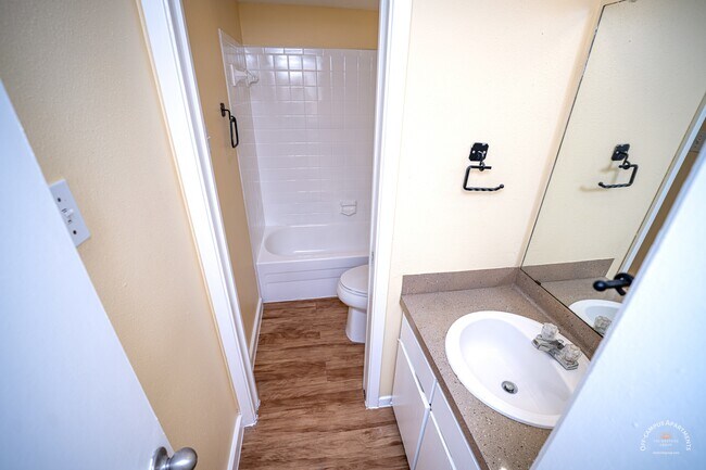 Montage Apartments, Austin, TX 78705 - photo 4