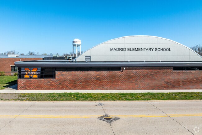 Madrid Elementary School serves students in grades K-5.