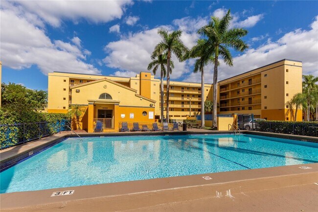 14931 SW 82nd Ln unit 205, Miami, FL 33193 - photo 5