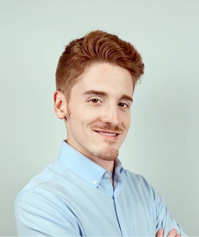 Agent Photo