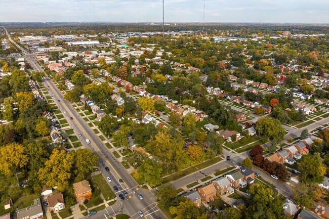 Citizens of Blackstone Park have easy access to local amenities.