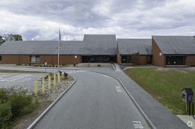 South Grafton Elementary School is located at 90 Main St, South Grafton, MA