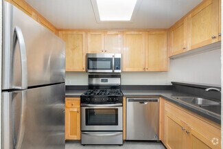 1348 N Sierra Bonita Ave, Los Angeles, CA 90046