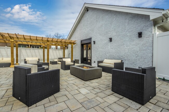 Leasing Office Terrace