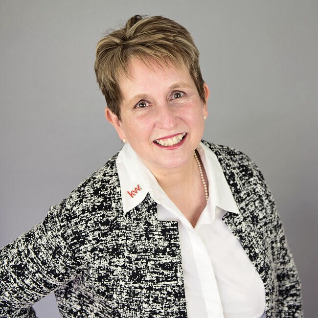Esther Zorn, Real Estate Agent in East Syracuse, NY