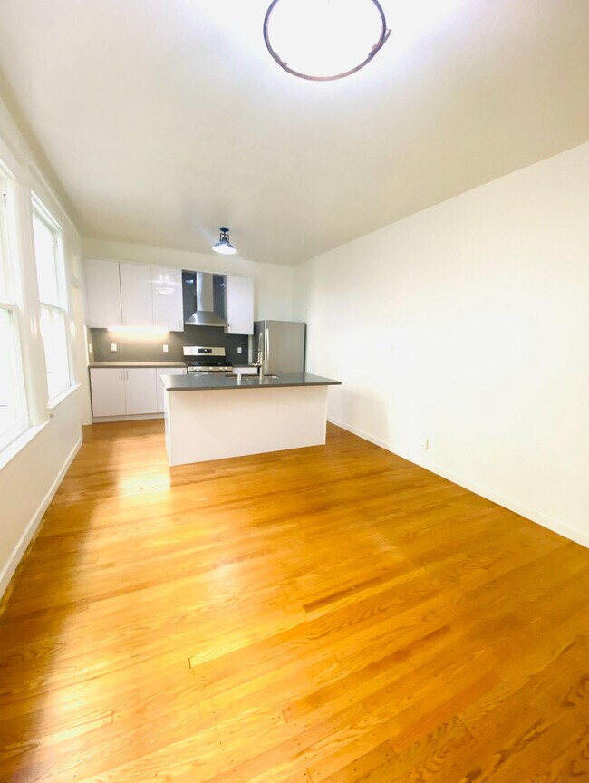 1732 Grant Ave, San Francisco, CA 94133 - photo 5