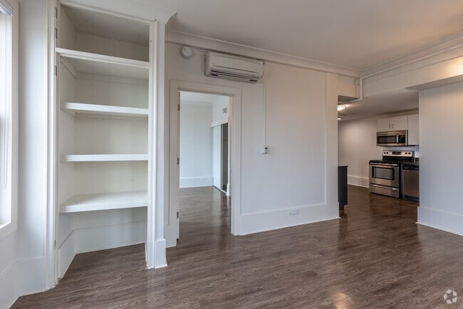 Briggs Houze, Detroit, MI 48226 - photo 4