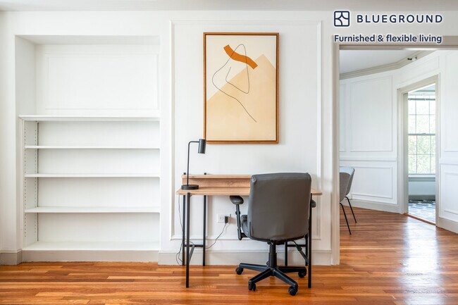 1284 Beacon St unit FL3-ID1177, Brookline, MA 02446 - photo 4