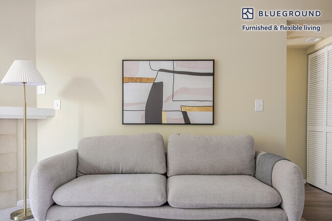 250 S San Fernando Blvd unit FL2-ID1381, Burbank, CA 91502 - photo 2