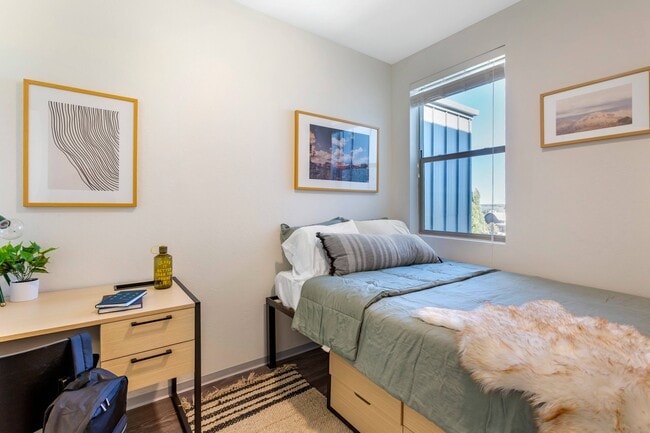 Yugo Flagstaff Central, Flagstaff, AZ 86001 - photo 4