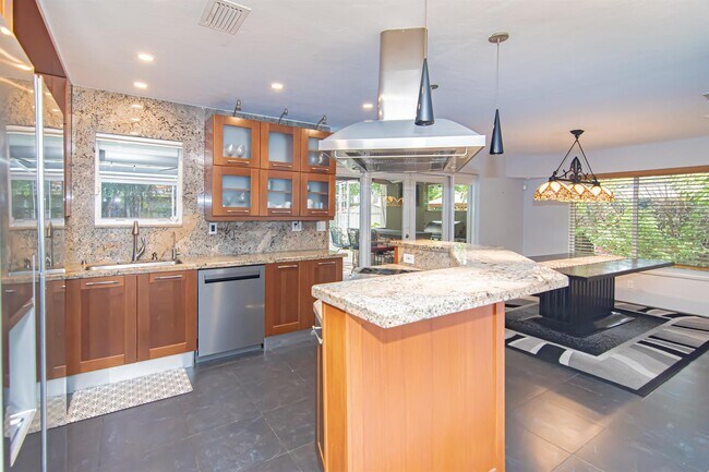 3023 NE 5th Terrace, Wilton Manors, FL 33334 - photo 5