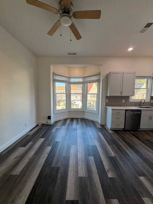 1537 9th St unit Beautifully Renovate, Oakland, CA 94607 - photo 5