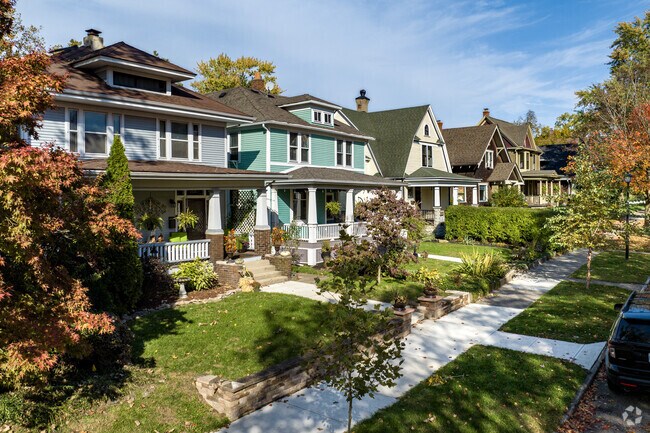 Charming row of single-family homes nestled in the heart of Fort Wayne, Nebraska.