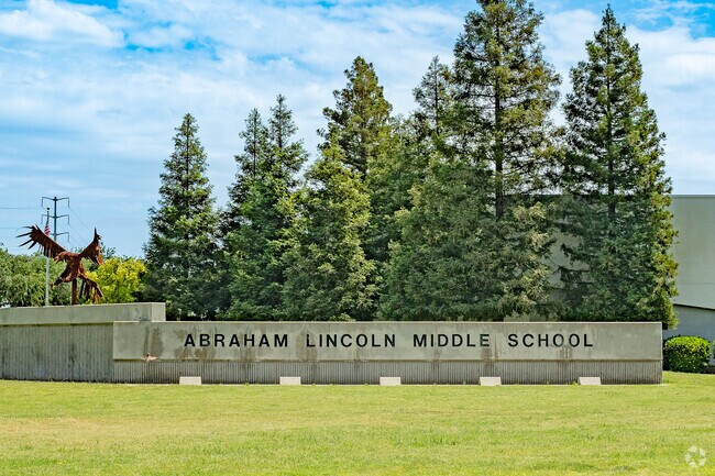 Abraham Lincoln Middle School serves grades 7-8 in Selma.