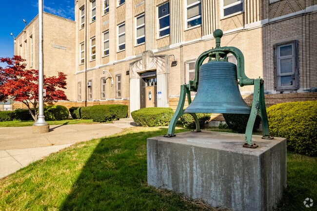 Pittsburgh Lincoln PreK-5 bell