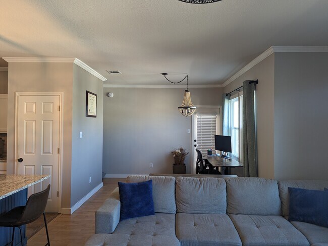7501 Shadowridge Run unit 135, Austin, TX 78749 - photo 3