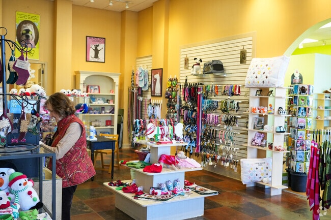 Diva Dog, a premier pet boutique with an exclusive spa in Ridgeland.