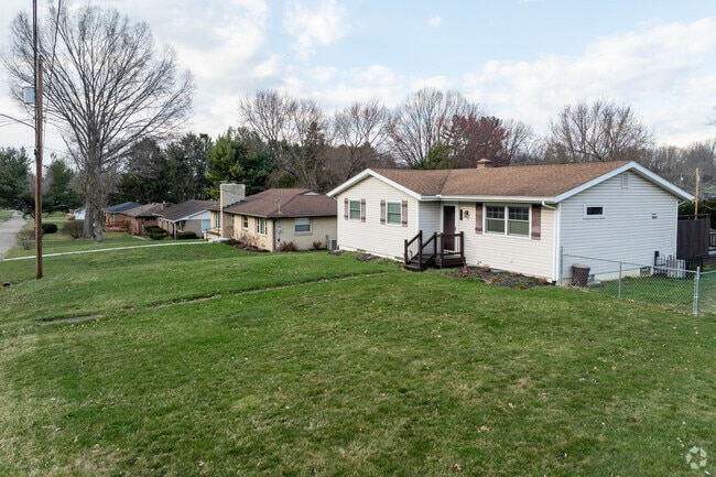 Ranch style homes with large front yards are a common sight near downtown Canal Fulton, Ohio.