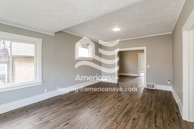 2859 Corby St, Omaha, NE 68111 - photo 2