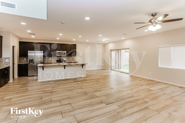 10552 Mt Blackburn Ave, Las Vegas, NV 89166 - photo 2