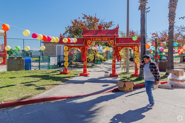 Castle has a large Asian Pacific population, which brings character to the neighborhood.