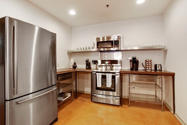 1039 Constance St unit ID1265381P, New Orleans, LA 70130 - photo 6