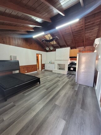 10916 Acacia Ave, Inglewood, CA 90304