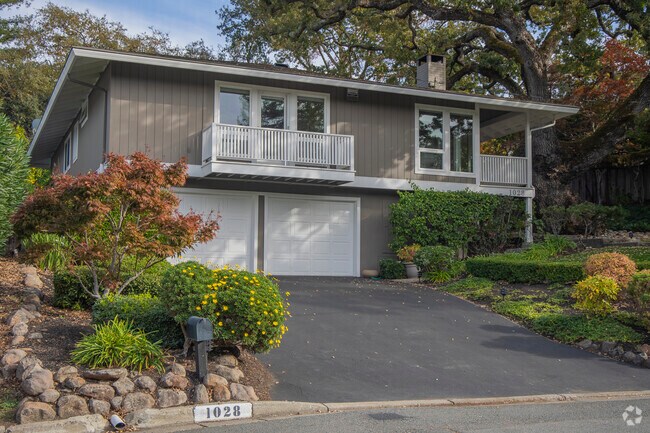 Peardale Estates has many two story ranch homes with expanded lots.