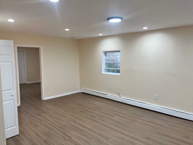 41 Leonard St unit First Floor Unit 1, Jersey City, NJ 07307 - photo 4