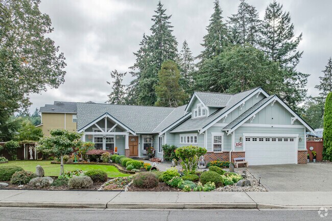 Premium craftsman homes with landscaped yards are plentiful in The Lakes WA.