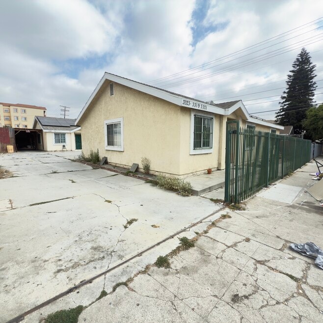 3321 W 63rd St unit 3321, Los Angeles, CA 90043 - photo 1