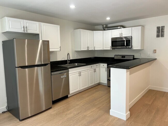 925 W 30th St unit 4, Los Angeles, CA 90007 - photo 7