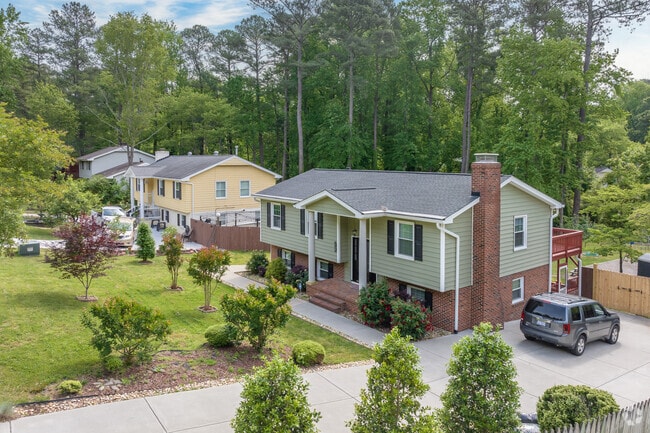 Split-level homes from the 1970s are common in Cary Towne Center.