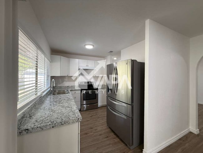 5507 Prairie Flower Dr, San Antonio, TX 78242 - photo 6