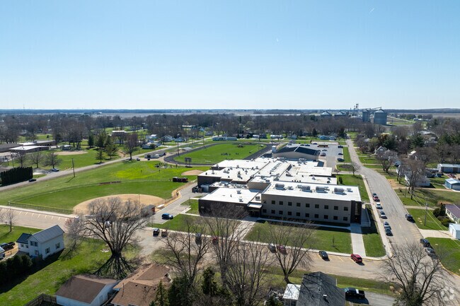 Amboy High School boasts a student-teacher ratio of 12 to 1 and has an overall Niche grade of B minus.