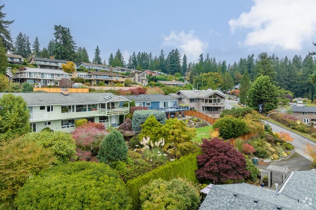 Hilltop homes in West Lake Sammamish often feature multi-level layouts with lake views.