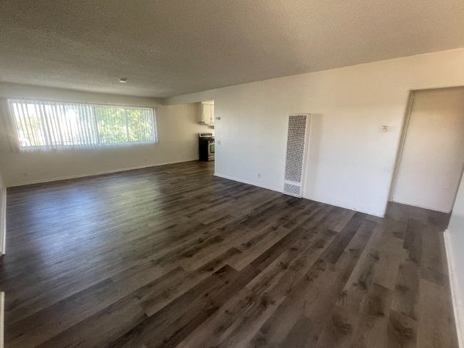 38521 5th St E unit 6, Palmdale, CA 93550 - photo 6