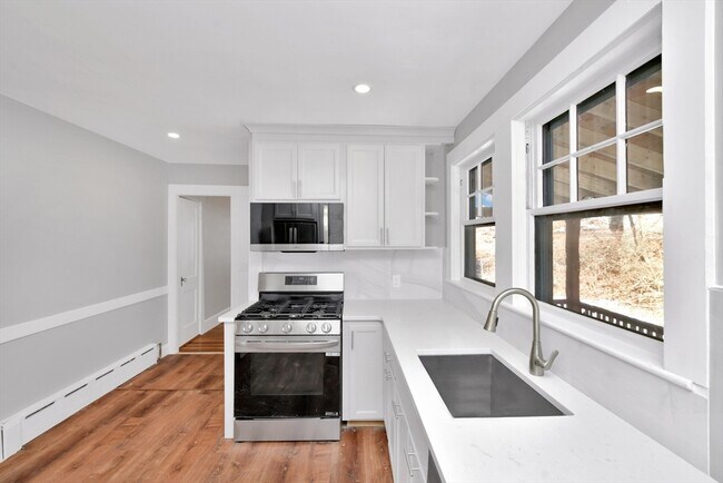 37 Westminster Ave unit 2, Arlington, MA 02474 - photo 4