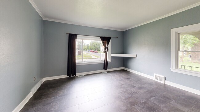 726 Spring Grove Ave, Toledo, OH 43605 - photo 2